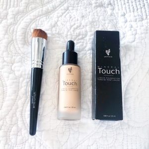 Younique Mineral Touch Liquid Foundation Organza